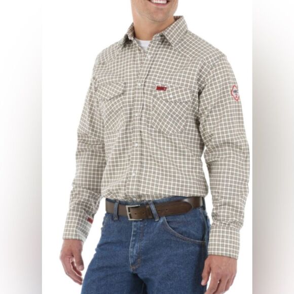 WRANGLER FR124MM FR Lightweight Plaid Work Shirt Khaki Medium NWT - Picture 1 of 5
